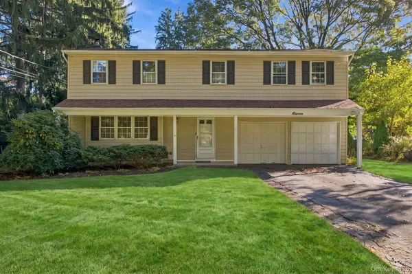 11 School Lane, Huntington Station, NY 11746
