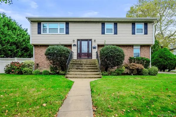 552 Waukena Avenue, Oceanside, NY 11572
