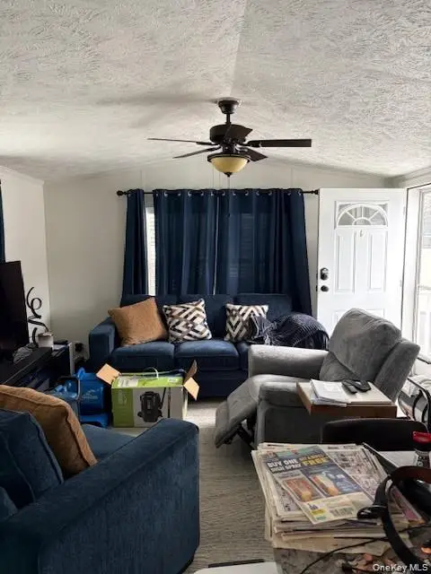A9 Ash St, Riverhead, NY 11901 - #2