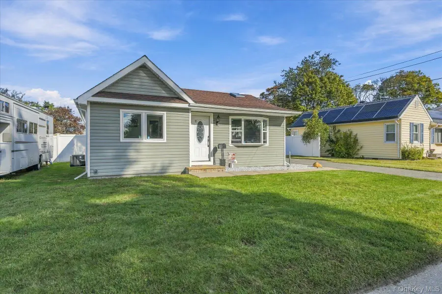 21 Birs Avenue, Lindenhurst, NY 11757 - #2