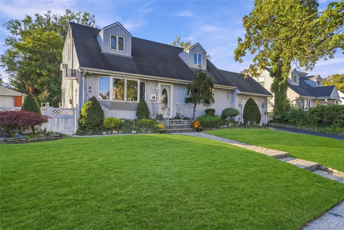 532 Morris Drive, Valley Stream, NY 11580 - #1