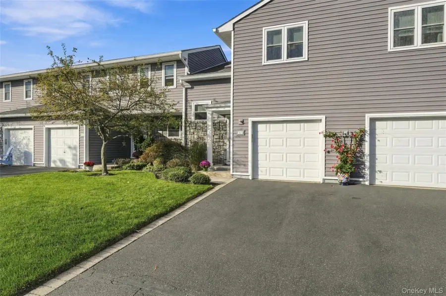 217 Alicia Drive, North Babylon, NY 11703 - #2