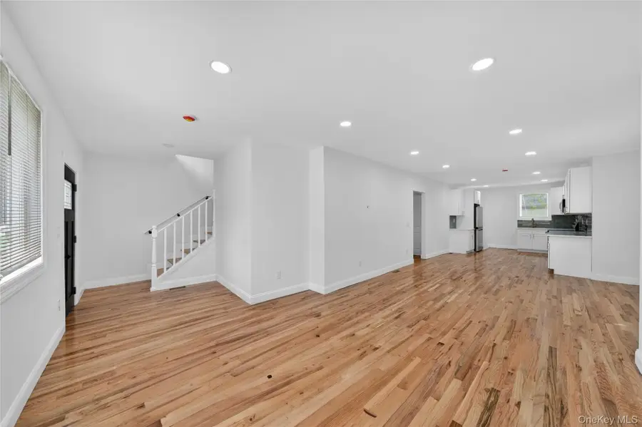 15 Grand Place, Huntington Station, NY 11746 - #2