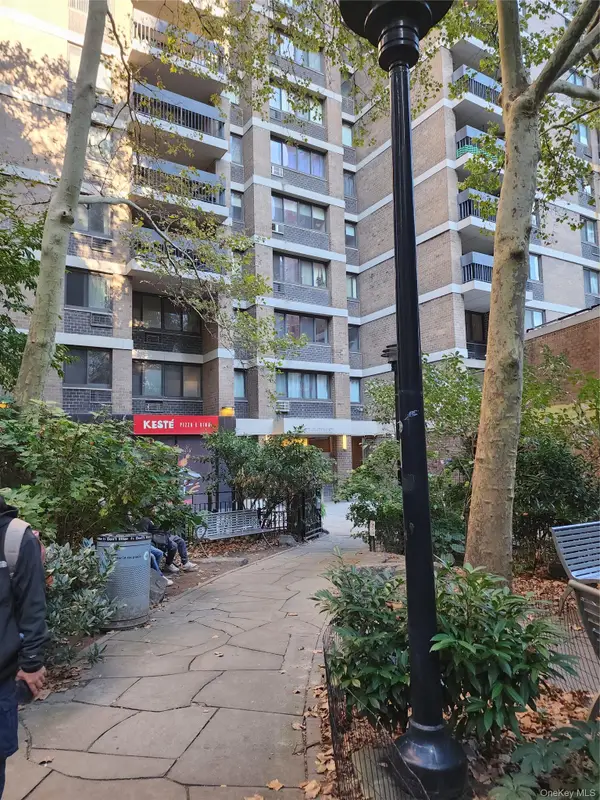 77 Fulton #24D, New York (Manhattan), NY 10038