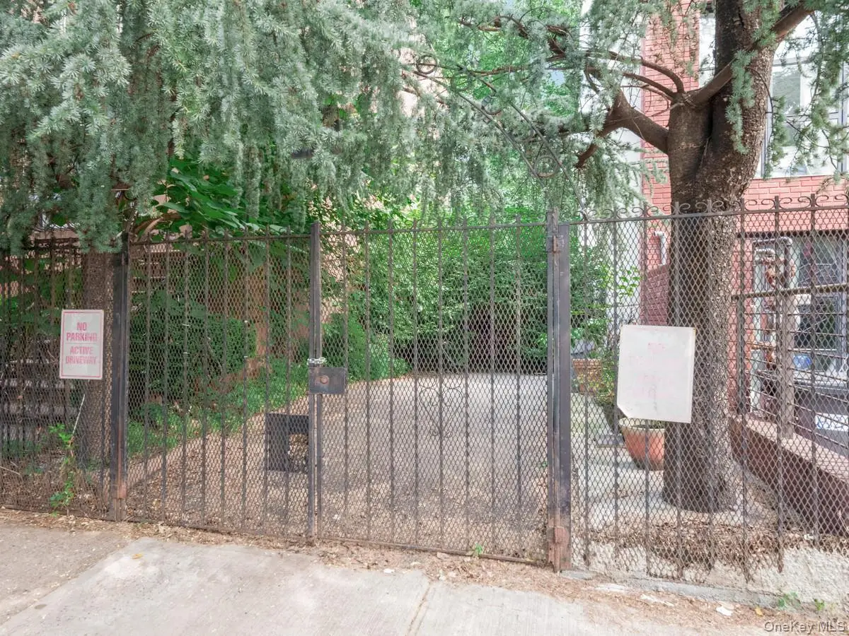811 Greene Avenue, Brooklyn, NY 11221 - #1