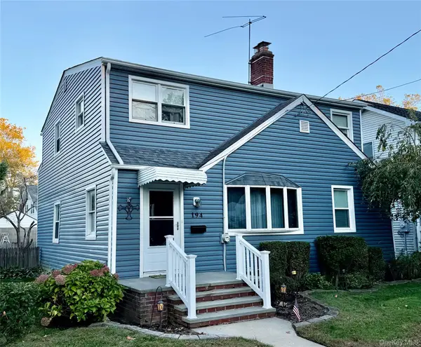 194 Rolling Street, Malverne, NY 11565