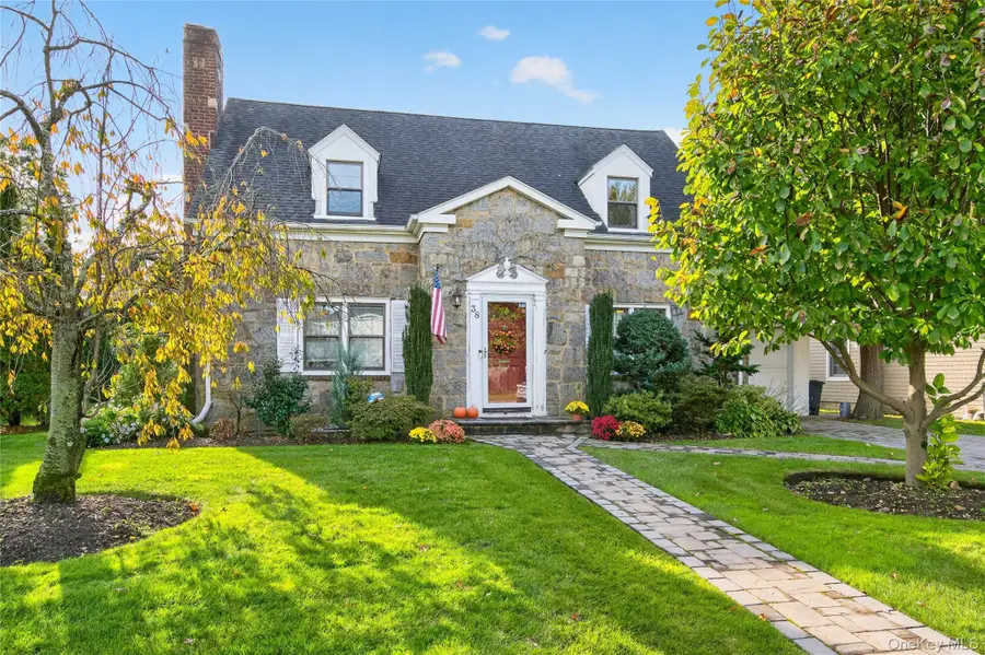38 Mulberry Avenue, Garden City, NY 11530 - #2