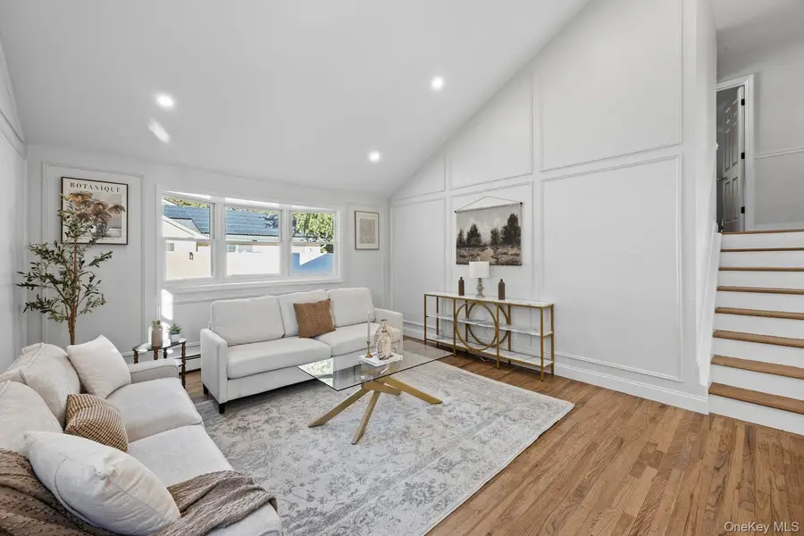 12 Bettina Court, Huntington Station, NY 11746 - #3