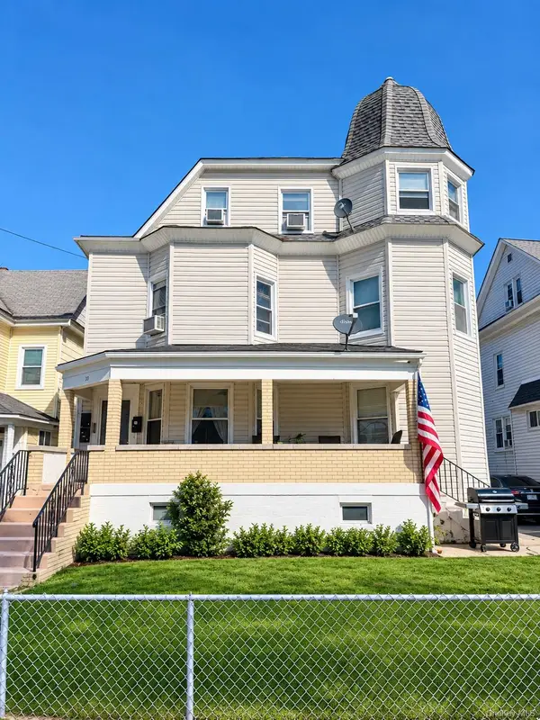 33 Saint Andrews Place, Yonkers, NY 10705