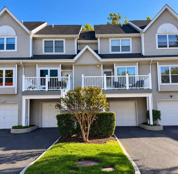 94 Leeward Lane, Port Jefferson, NY 11777