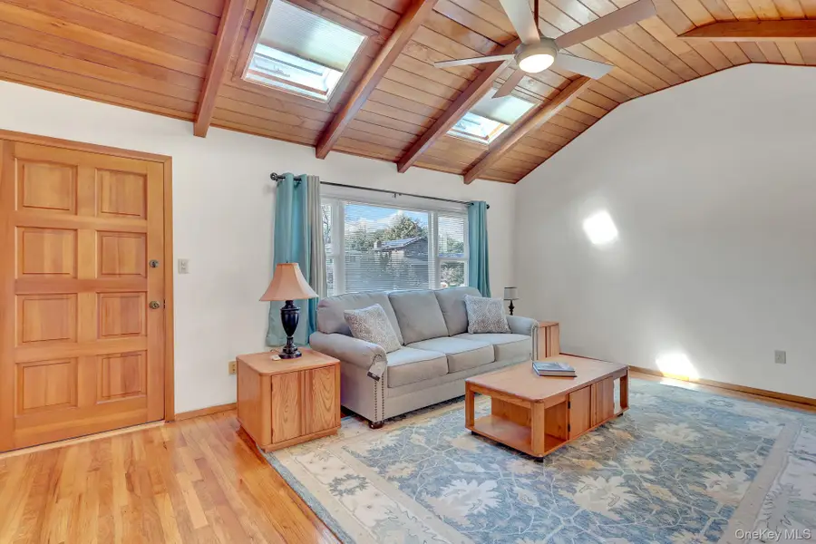 177 Evergreen Avenue, Smithtown, NY 11787 - #3