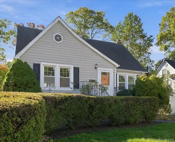 70 E 19th Street, Huntington Station, NY 11746