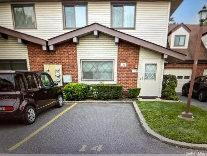 14 Cambridge Drive W, Copiague, NY 11726 - #2