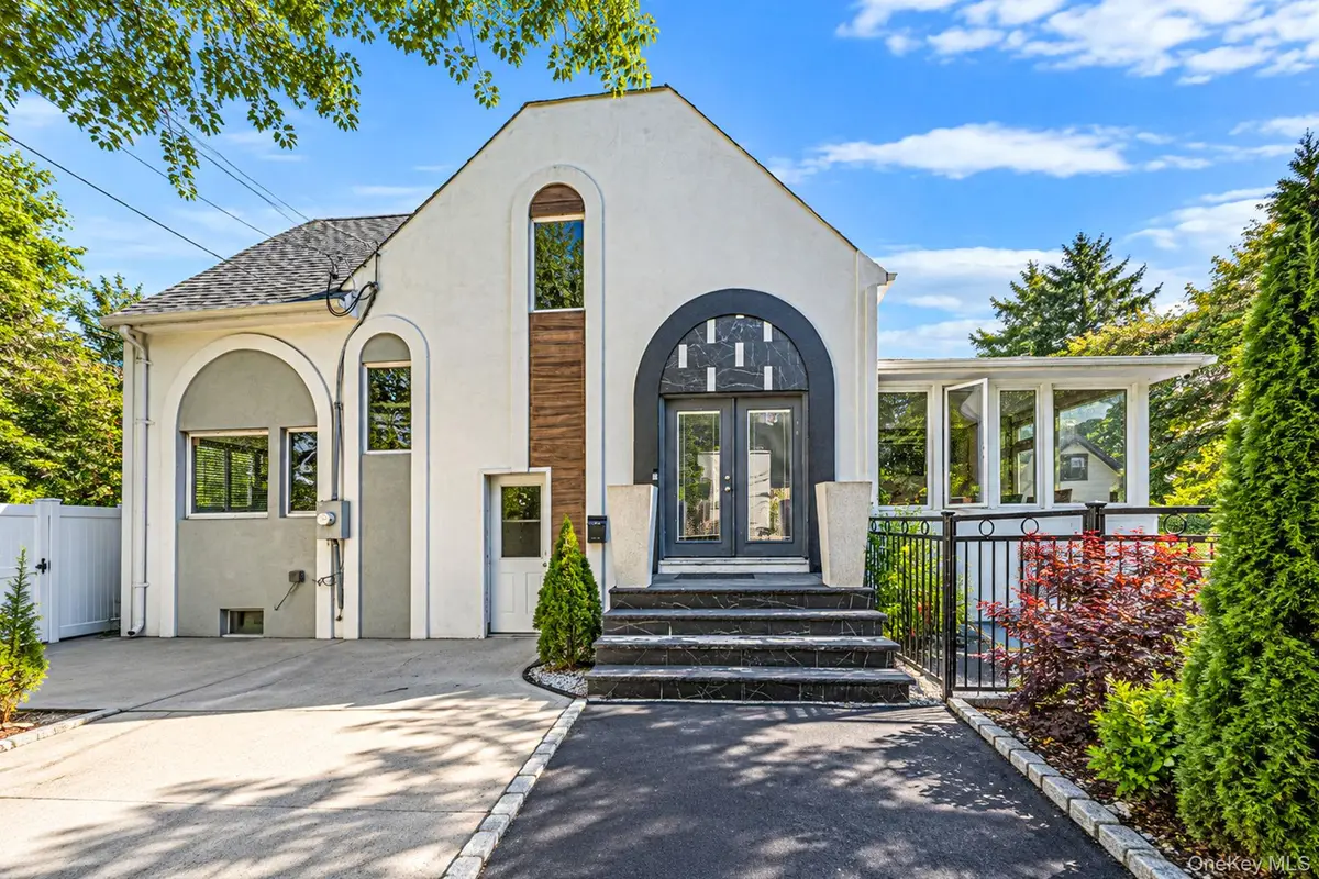 1054 Grand Avenue, Hempstead, NY 11550 - #1