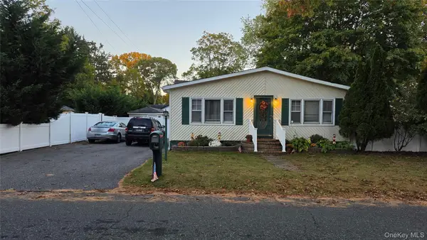 52 Lafayette Avenue, Lake Grove, NY 11755