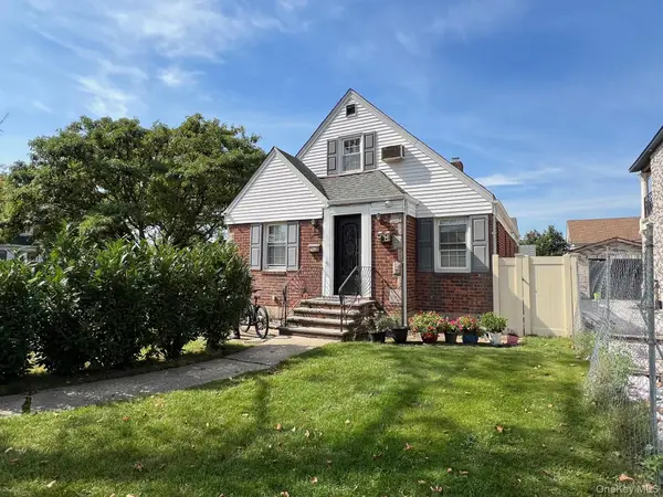 98 Maple Drive W, New Hyde Park, NY 11040