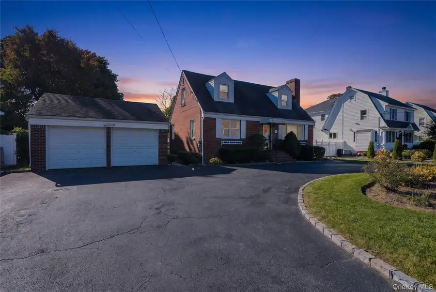 215 Oak Street, Bellmore, NY 11710 - #3