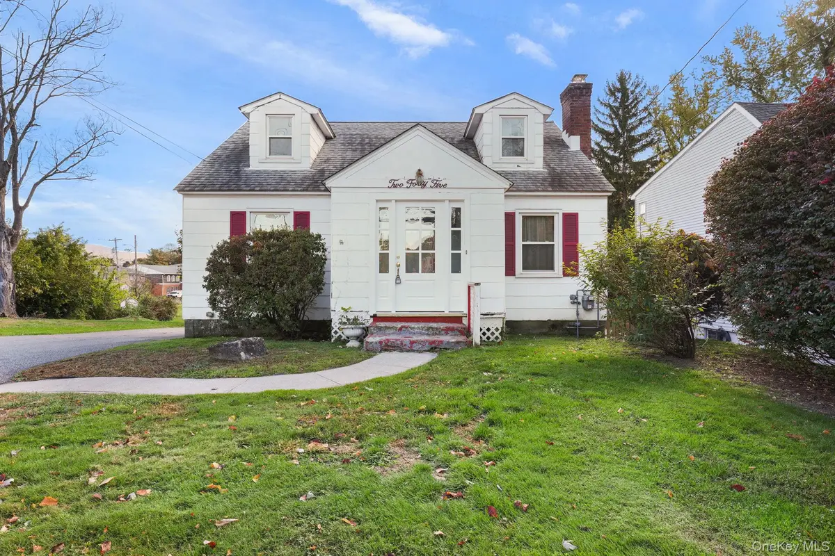 245 Quassaick Avenue, New Windsor, NY 12553 - #1