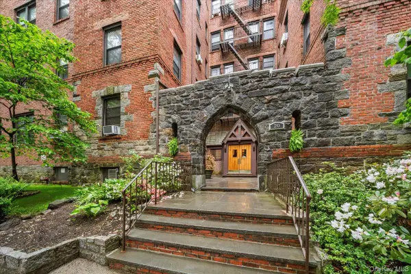 20 William Street #4D, Mount Vernon, NY 10552