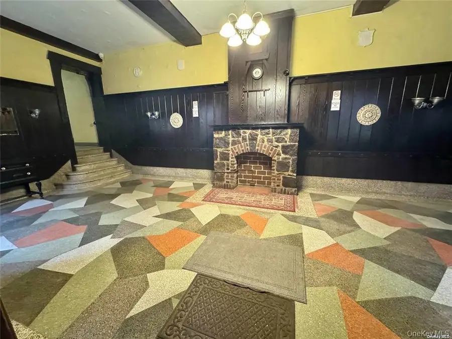 1 Hillside Avenue #3D, Great Neck, NY 11021 - #3