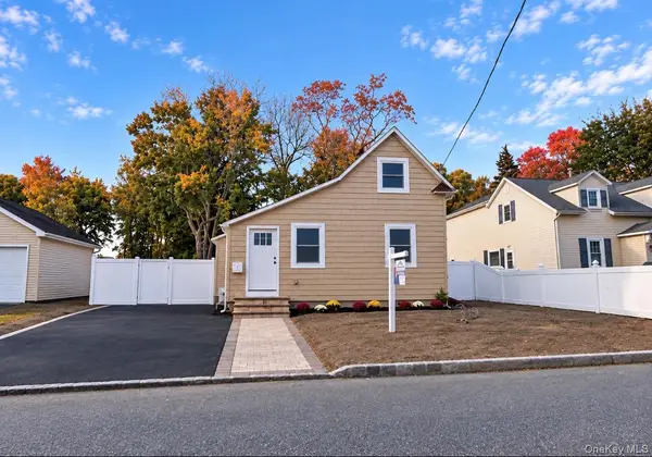 43 Old Commack Road, Kings Park, NY 11754
