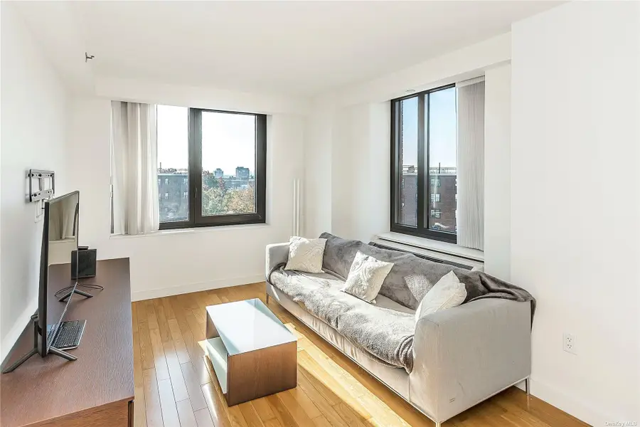 39-16 Prince Street #8E, Flushing, NY 11354 - Image #3