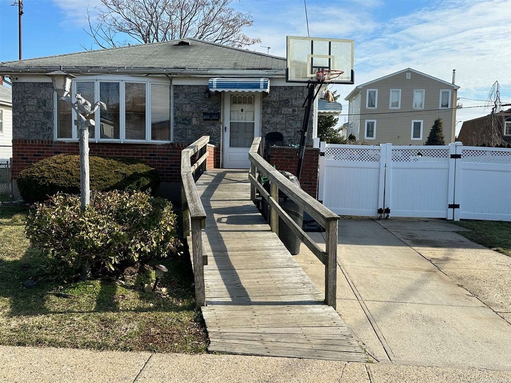 15623 88th Street, Howard Beach, NY 11414 BHGRE