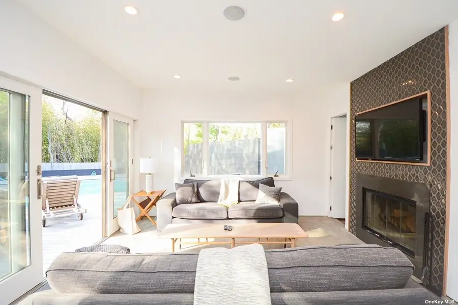 279 Bay Walk, Sayville, NY 11782 - #2