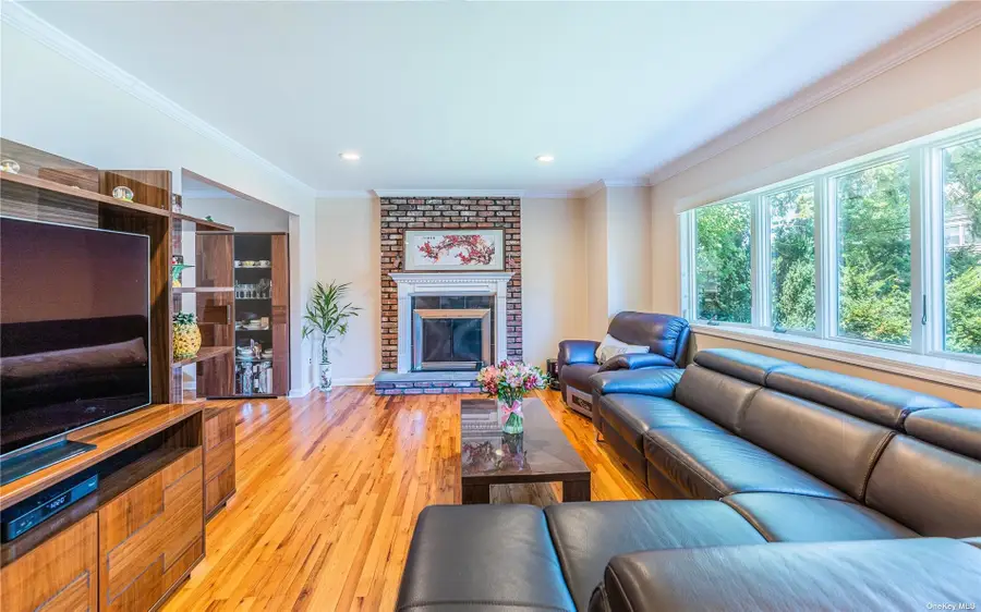 12 Grand Place, East Northport, NY 11731 - #2