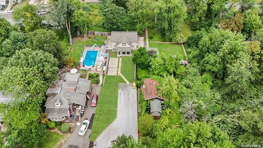 393 St. Andrews Road, Staten Island, NY 10306 - Image #3