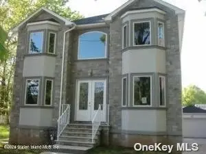 18 Dole Avenue, Staten Island, NY 10312