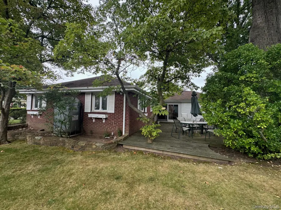 34 Hawthorne Avenue, Rockville Centre, NY 11570 - #2