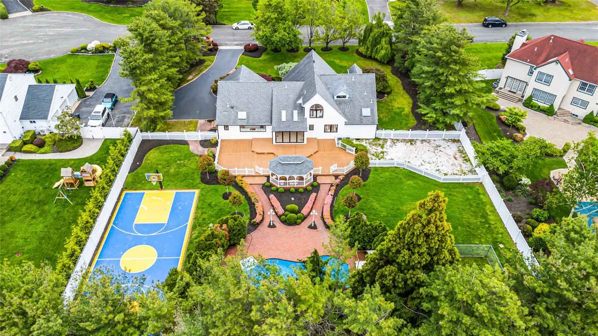 4 Miller Farms Court, Miller Place, NY 11764 - Image #1