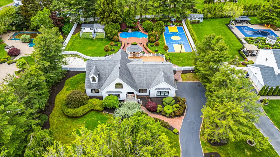 4 Miller Farms Court, Miller Place, NY 11764 - Image #3