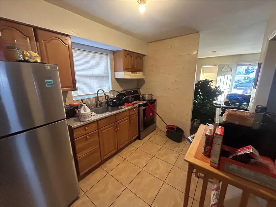 11 Laurelton Avenue, Selden, NY 11784 - Image #3