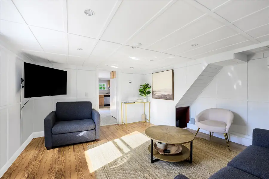 86 Old Country Road, East Quogue, NY 11942 - #2