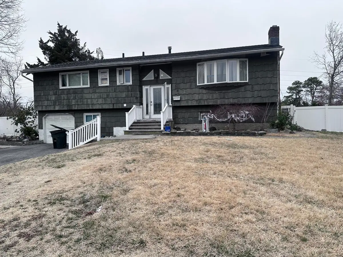 19 Kilmer Avenue, Dix Hills, NY 11746 - #1