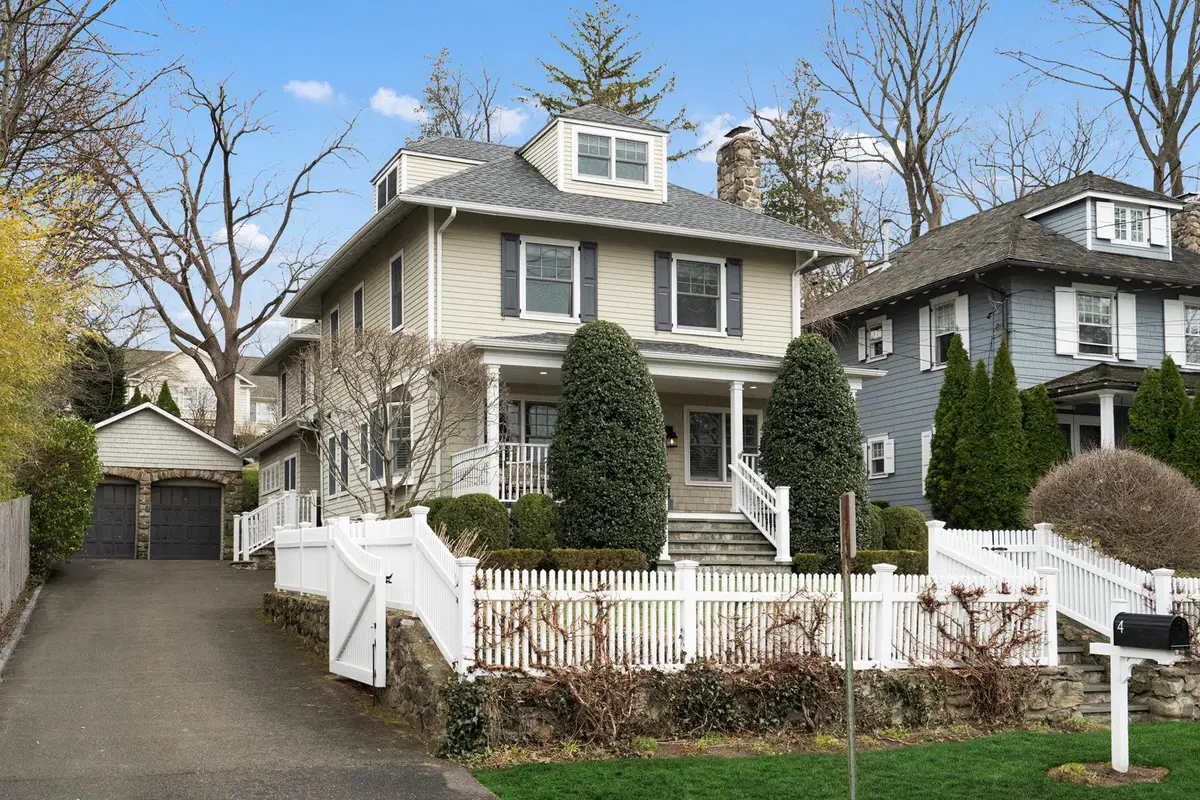 4 Park Avenue, Old Greenwich, CT 06870 - #1