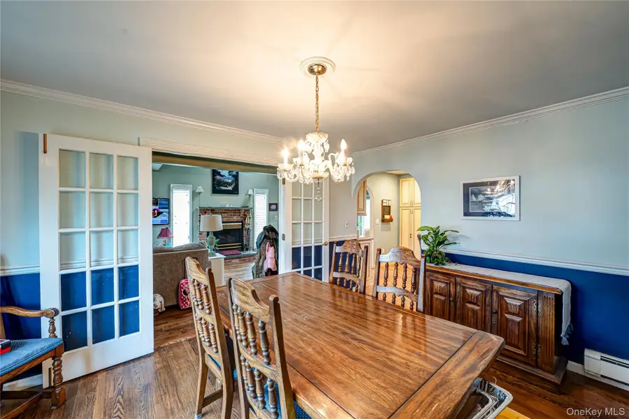 226 Sears Road, West Islip, NY 11795 - Image #2