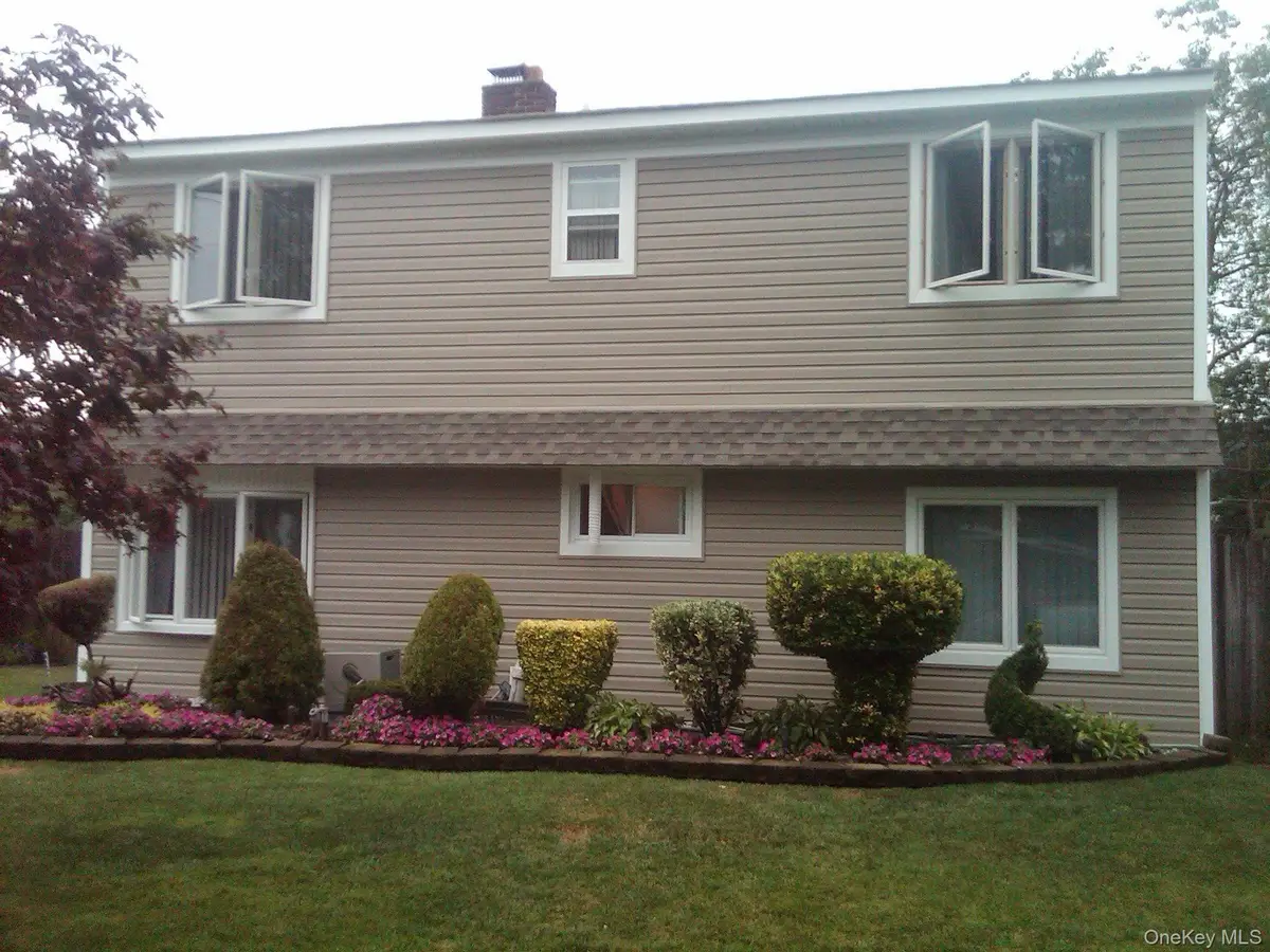 5 Trumpet Lane, Levittown, NY 11756 - Image #1