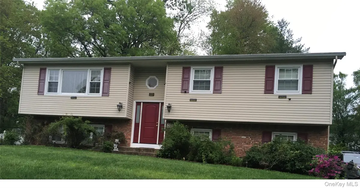 14 Westlyn Drive, Bardonia, NY 10954 - Image #1