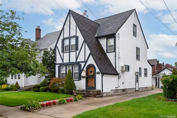 425 Marcellus Road, Mineola, NY 11501