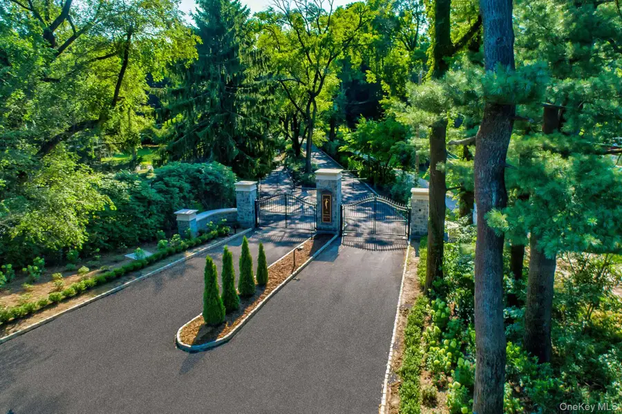 168 Hegemans Lane, Old Brookville, NY 11545 - Image #2