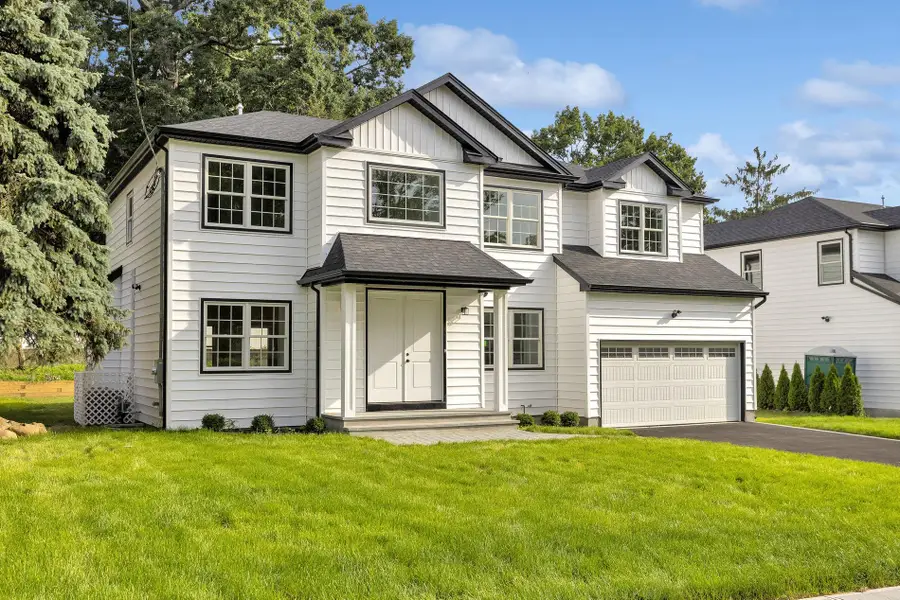 16 Otsego Place, Jericho, NY 11753 - Image #2