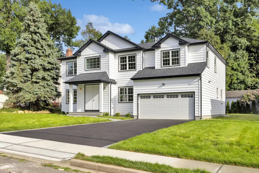 16 Otsego Place, Jericho, NY 11753 - Image #3