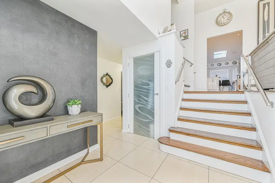 972 S End, Woodmere, NY 11598 - Image #2