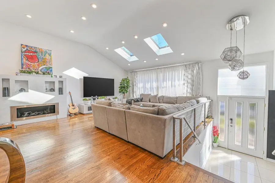 972 S End, Woodmere, NY 11598 - Image #3