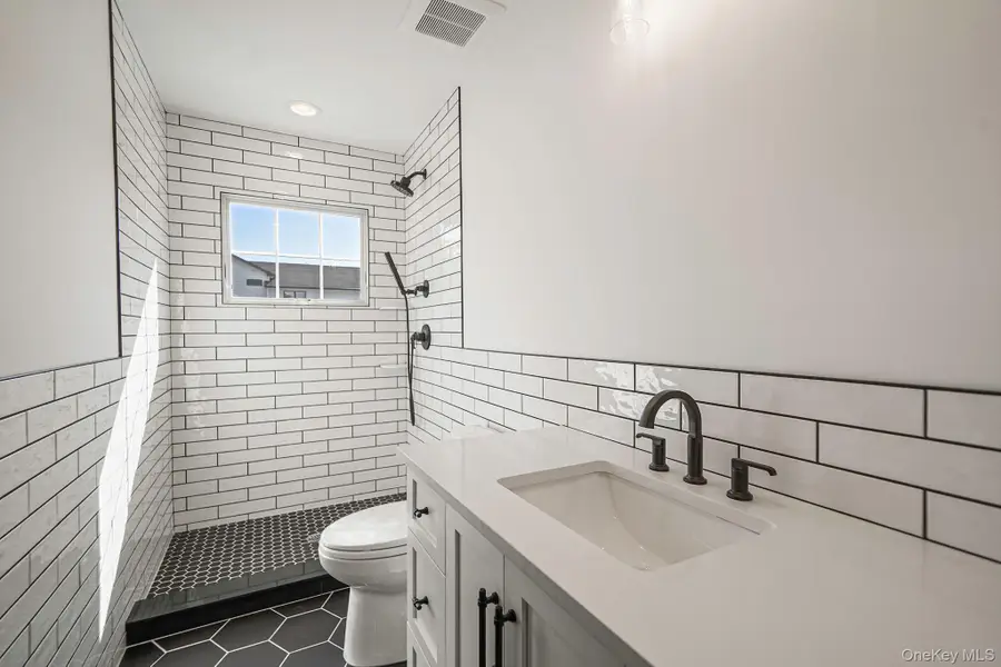 121 Ontario Avenue, Massapequa, NY 11758 - Image #3