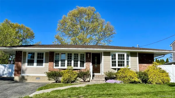5 Fruitwood Lane, Commack, NY 11725