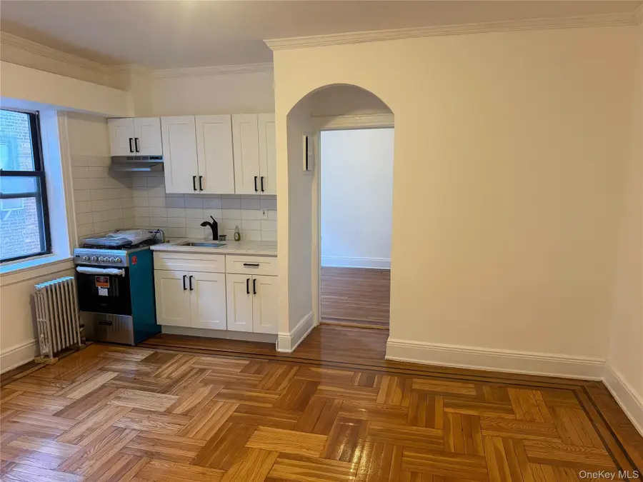 61-40 Saunders Street #D24, Rego Park, NY 11374 - #2